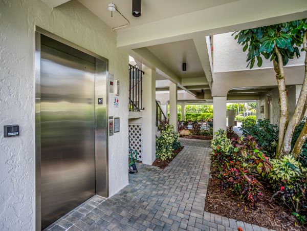 Marco Island Condo 1009937
