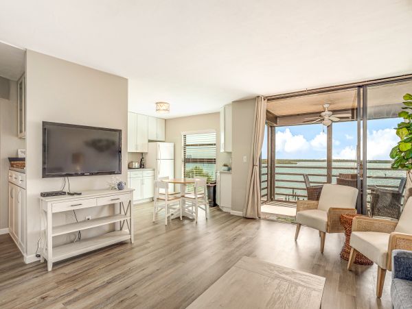 Full Water Views, sleeps 4 Guests