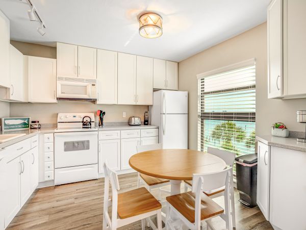 Full Water Views, sleeps 4 Guests