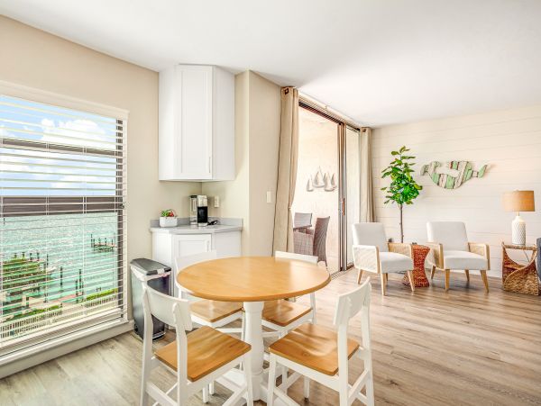 Full Water Views, sleeps 4 Guests