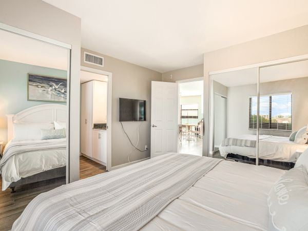 Full Water Views, sleeps 4 Guests