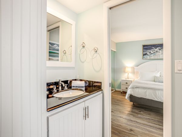 Full Water Views, sleeps 4 Guests