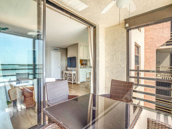 Full Water Views, sleeps 4 Guests