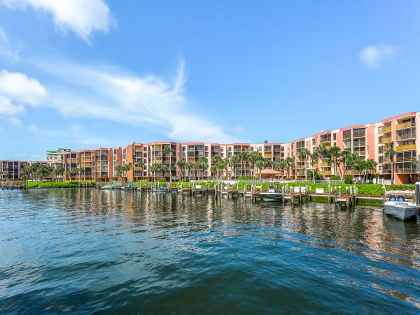 Full Water Views, sleeps 4 Guests