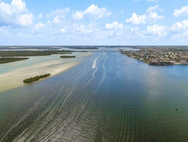 Full Water Views, sleeps 4 Guests