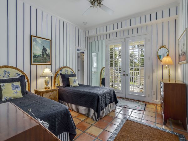 Naples Home 1009943