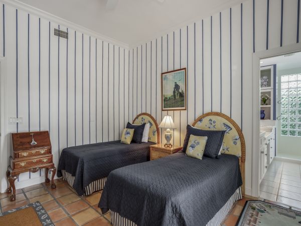 Naples Home 1009943