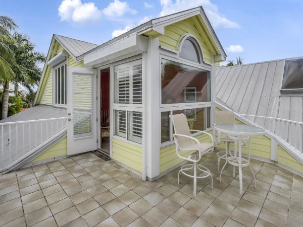Naples Home 1009943