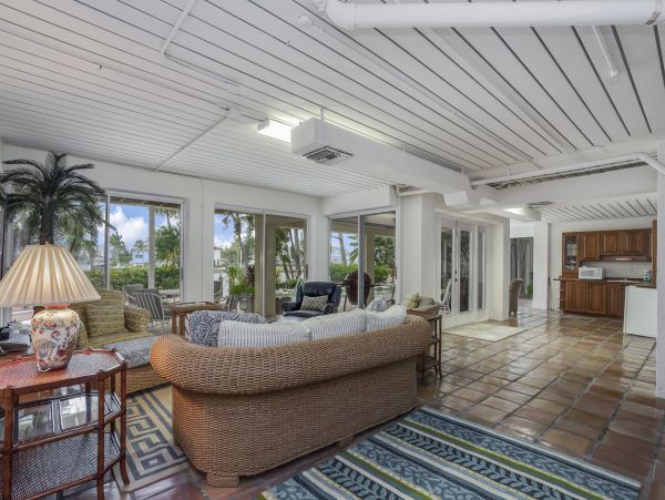 Naples Home 1009943