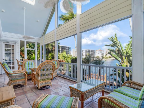 Naples Home 1009943