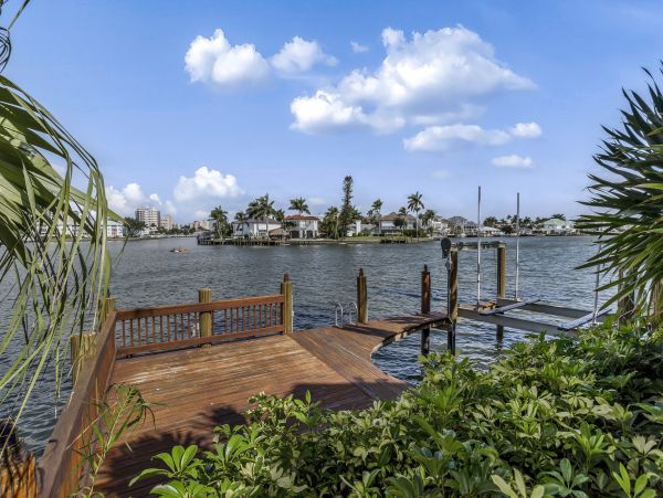 Naples Home 1009943