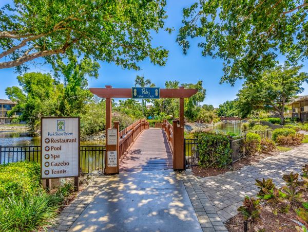 Close to Beach in Park Shore