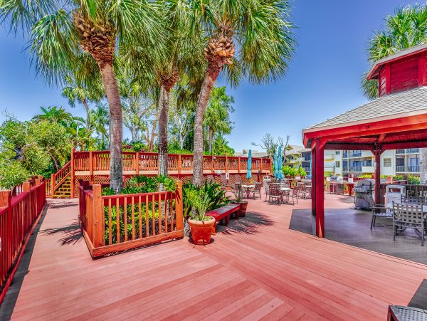 Close to Beach in Park Shore