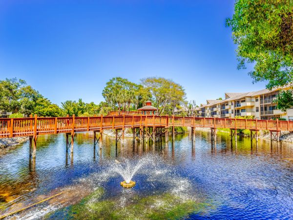 Close to Beach in Park Shore