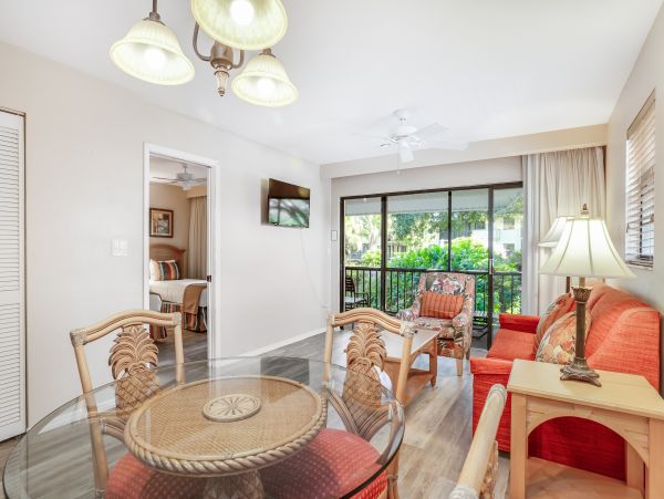 Two Bedroom Naples Vacation Condo with Pool & Tennis Court