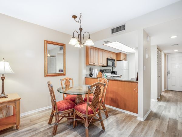 Two Bedroom Naples Vacation Condo with Pool & Tennis Court