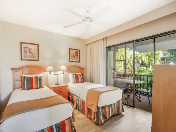 Two Bedroom Naples Vacation Condo with Pool & Tennis Court