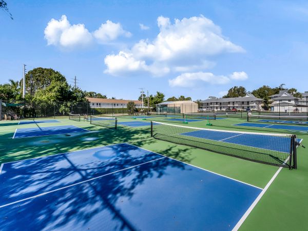 Two Bedroom Naples Vacation Condo with Pool & Tennis Court
