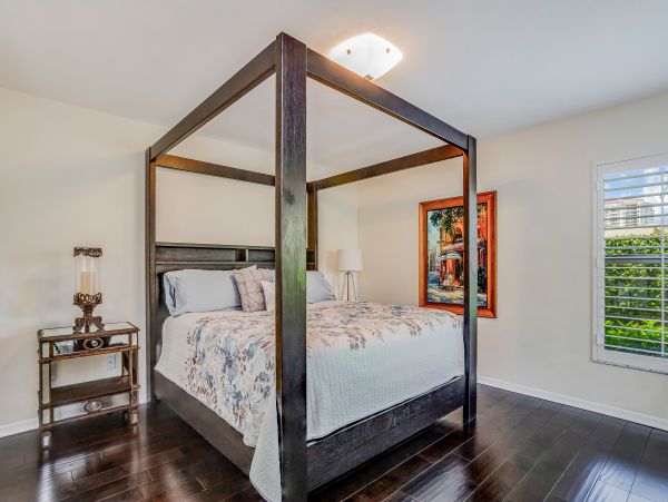 Naples Home 1009946