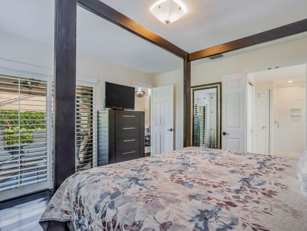 Naples Home 1009946