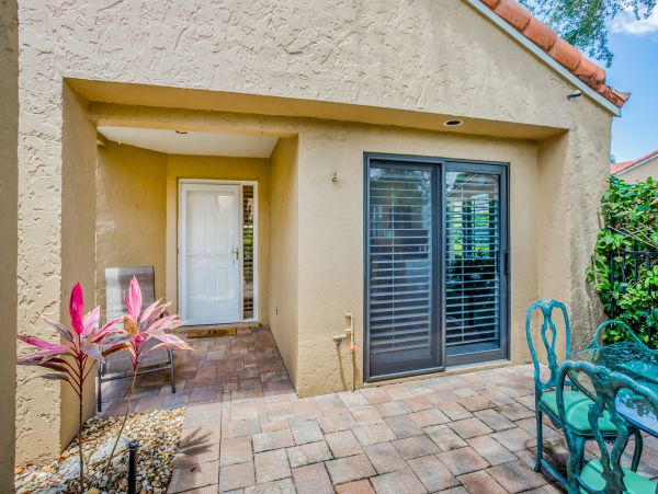 Naples Home 1009946