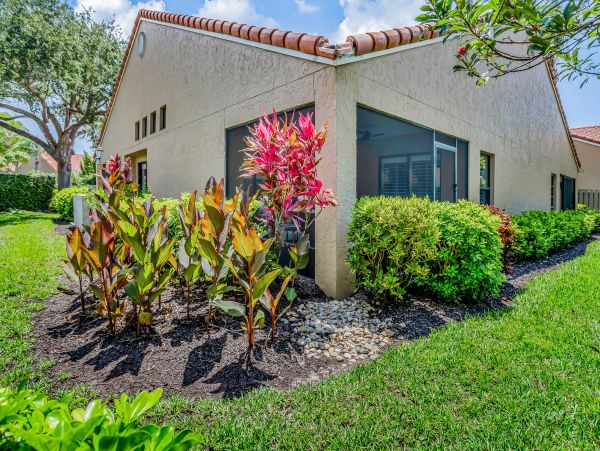 Naples Home 1009946