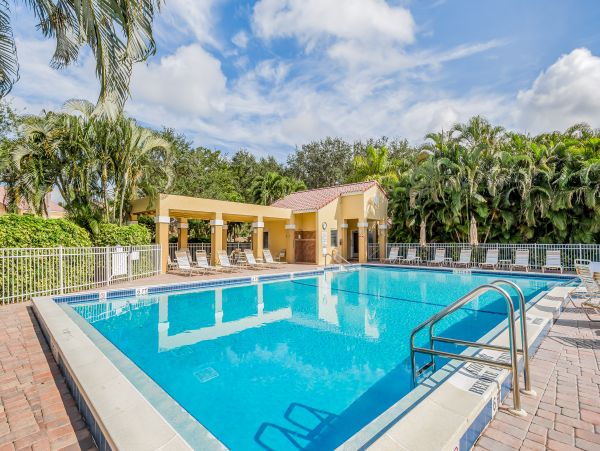 Naples Home 1009946