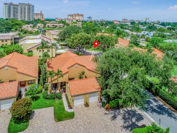 Naples Home 1009946