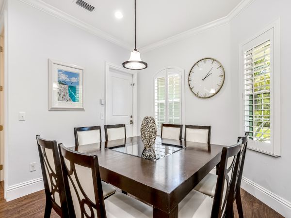 Naples Home 1009947