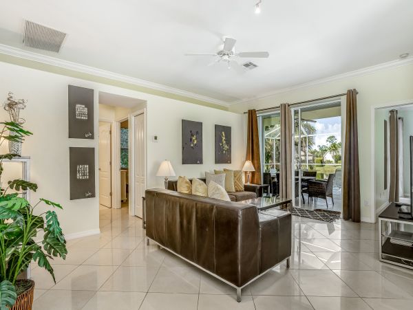 Naples Home 1009951