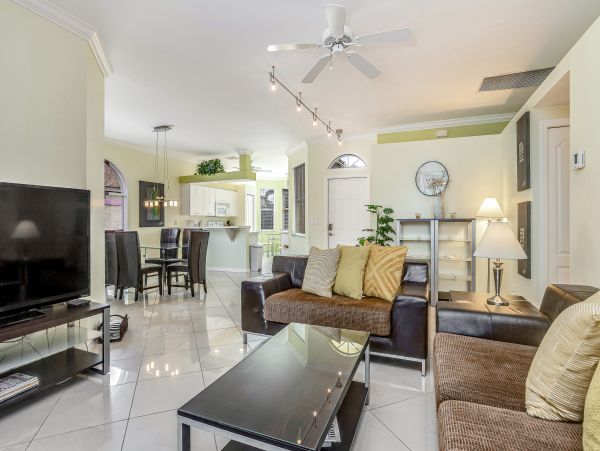Naples Home 1009951