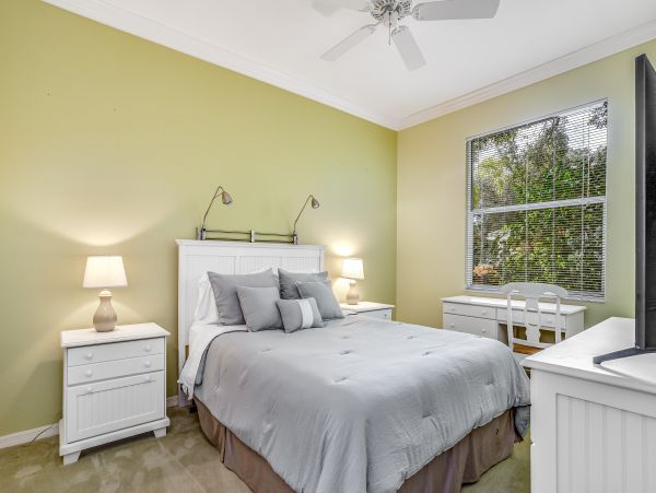 Naples Home 1009951