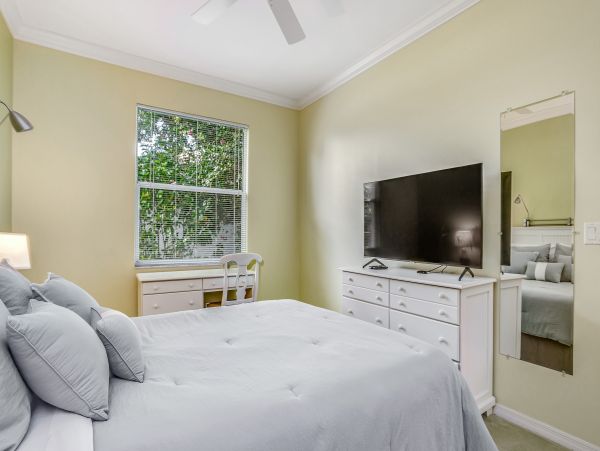 Naples Home 1009951