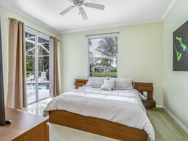 Naples Home 1009951
