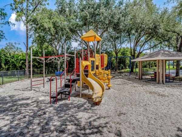 Naples Home 1009951