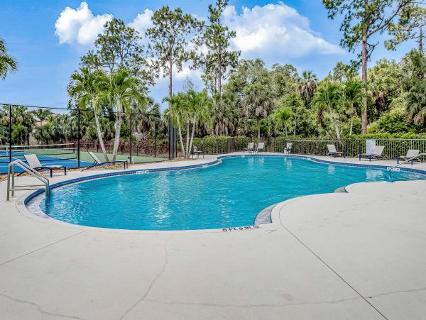 Naples Home 1009951