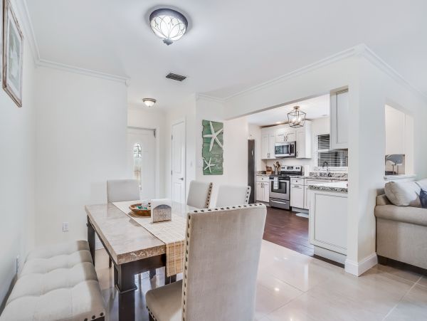 Naples Home 1009952