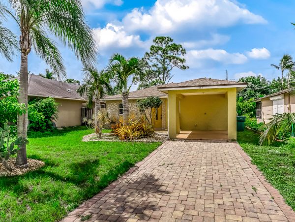 Naples Home 1009952