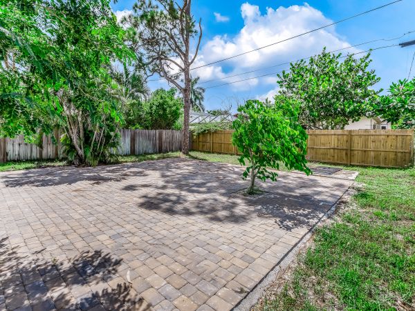Naples Home 1009952