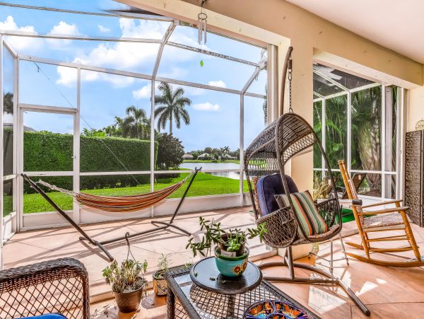 Naples Home 1009954
