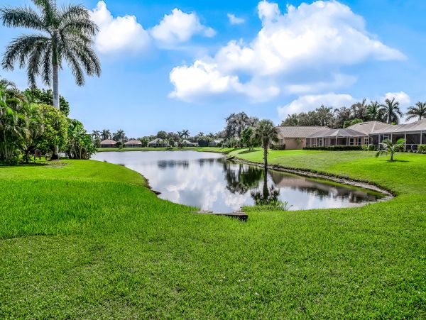 Naples Home 1009954