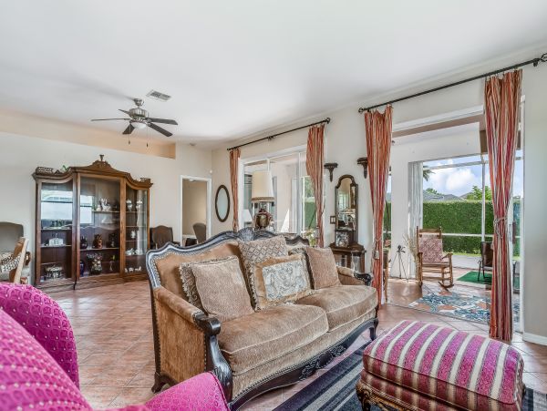 Naples Home 1009954