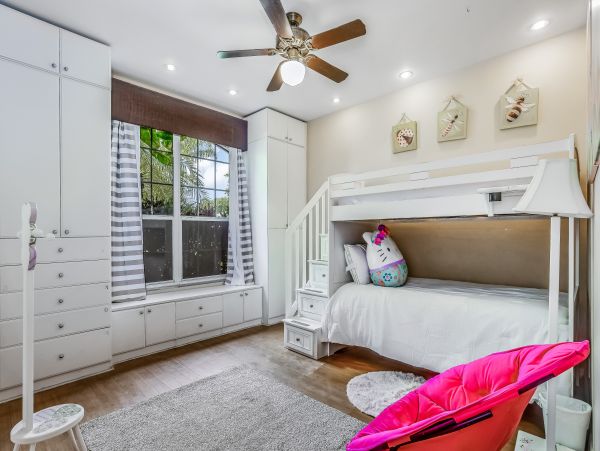 Naples Home 1009954