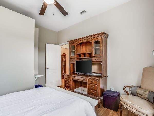 Naples Home 1009954