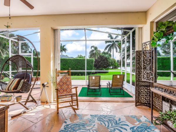 Naples Home 1009954