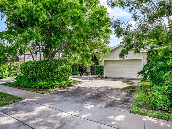 Naples Home 1009954