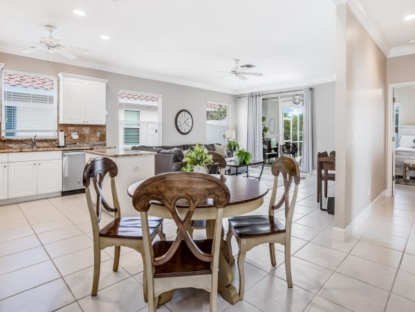 Naples Home 1009955