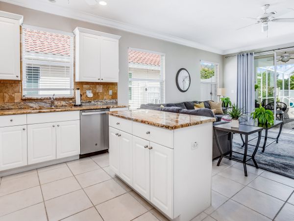 Naples Home 1009955