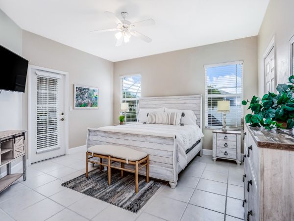 Naples Home 1009955