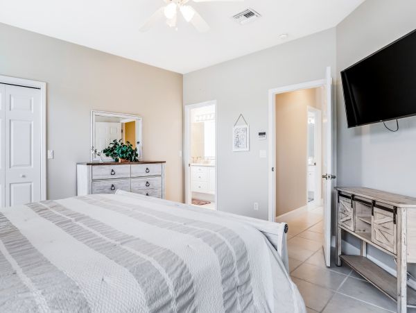 Naples Home 1009955